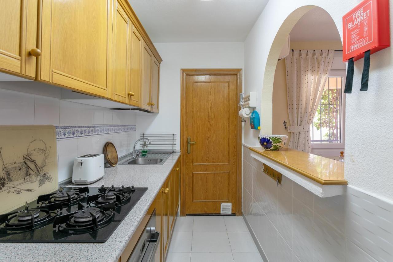 Heads 2 Holiday Homes Apartment Villamartin  Εξωτερικό φωτογραφία